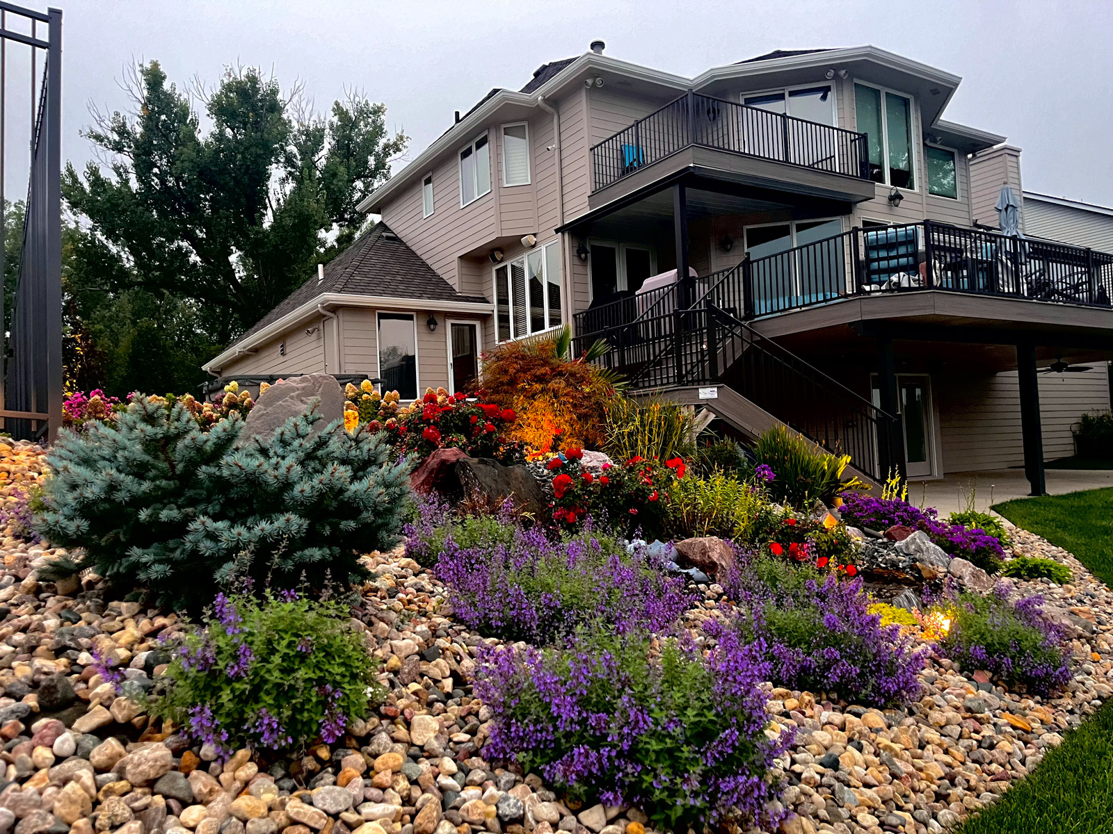 planing deck home flowers